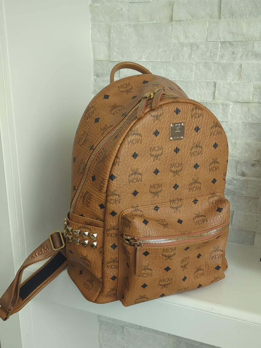MCM {MMK7AVE99CO001}Stark VI Logo Tan Visetos Logo Backpack with Gold Hardware